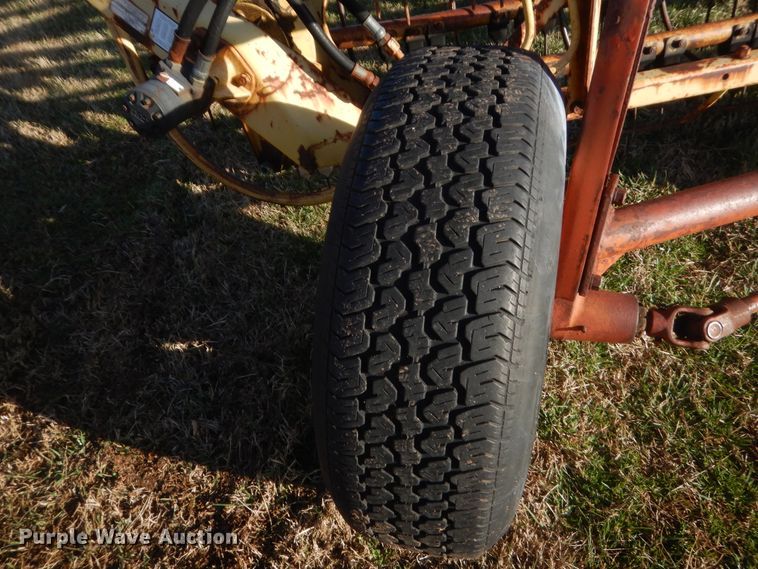 image for item HG9638 (2) New Holland hay rakes