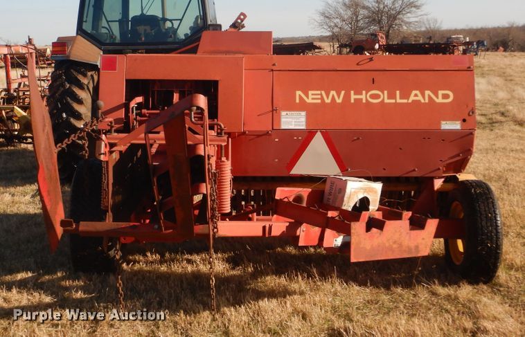 image for item HG9640 1997 New Holland 570  small square baler