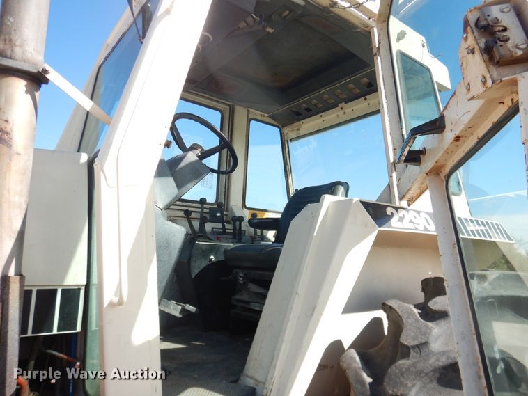 image for item HI9042 1982 Case 2290  MFWD tractor