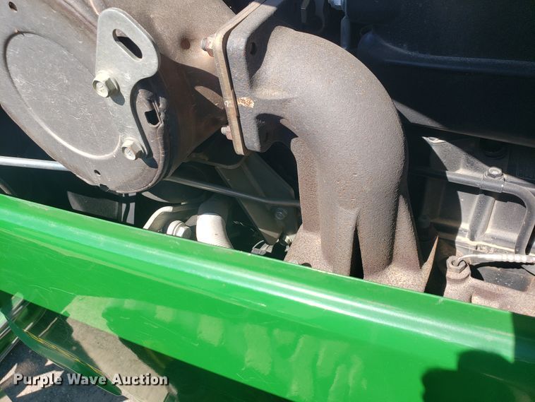 image for item HO9352 2015 John Deere 3032E  MFWD tractor