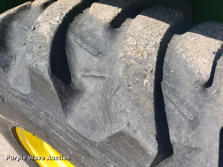 image for item HO9352 2015 John Deere 3032E  MFWD tractor