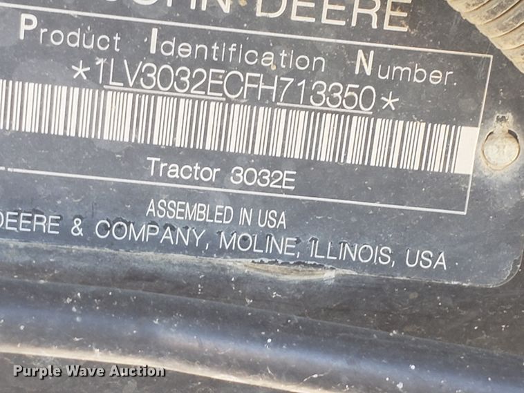 image for item HO9352 2015 John Deere 3032E  MFWD tractor