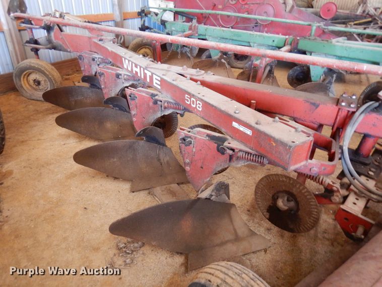 image for item HR9010 White 508  four bottom plow