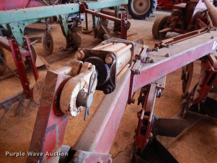 image for item HR9010 White 508  four bottom plow