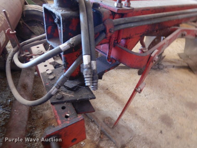 image for item HR9010 White 508  four bottom plow