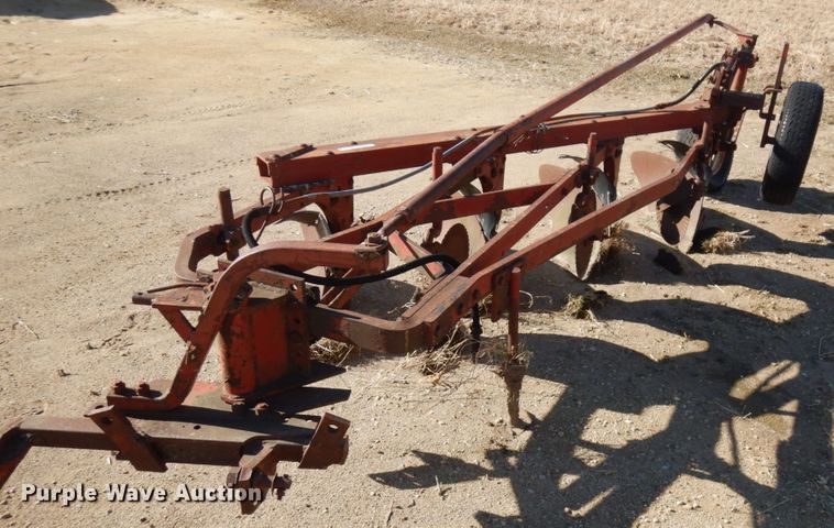 image for item HR9012 International 540  four bottom plow