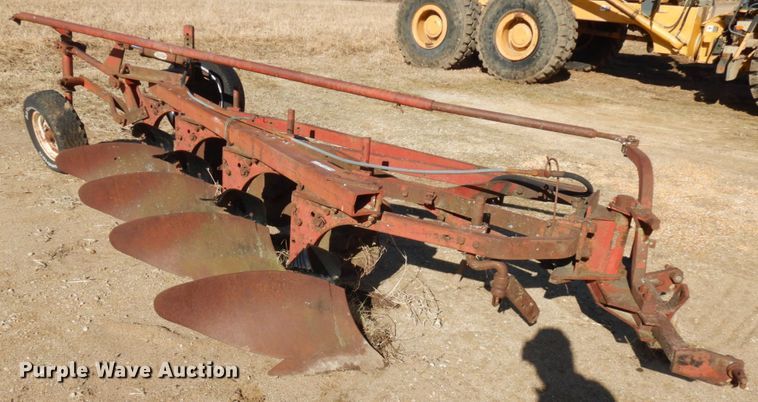 image for item HR9012 International 540  four bottom plow
