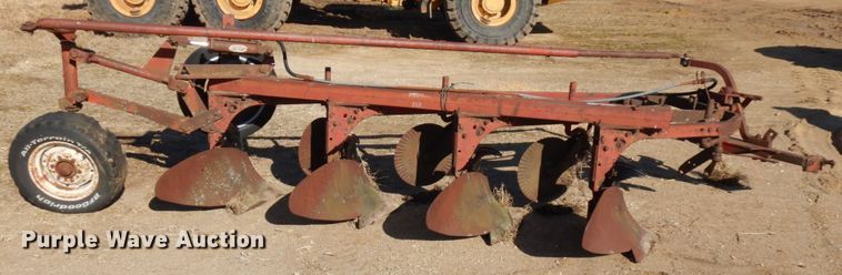 image for item HR9012 International 540  four bottom plow