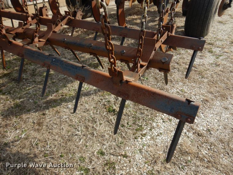 image for item HR9018 Case IH Ecolo-Tiger 530B  disk ripper