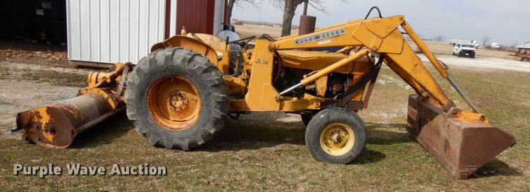 image for item HR9024 John Deere 300  tractor