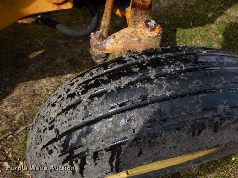 image for item HR9024 John Deere 300  tractor