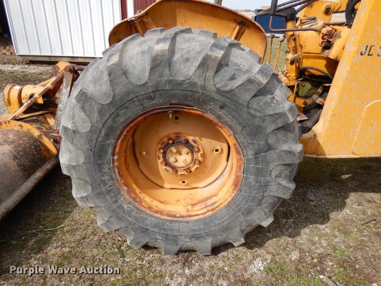 image for item HR9024 John Deere 300  tractor