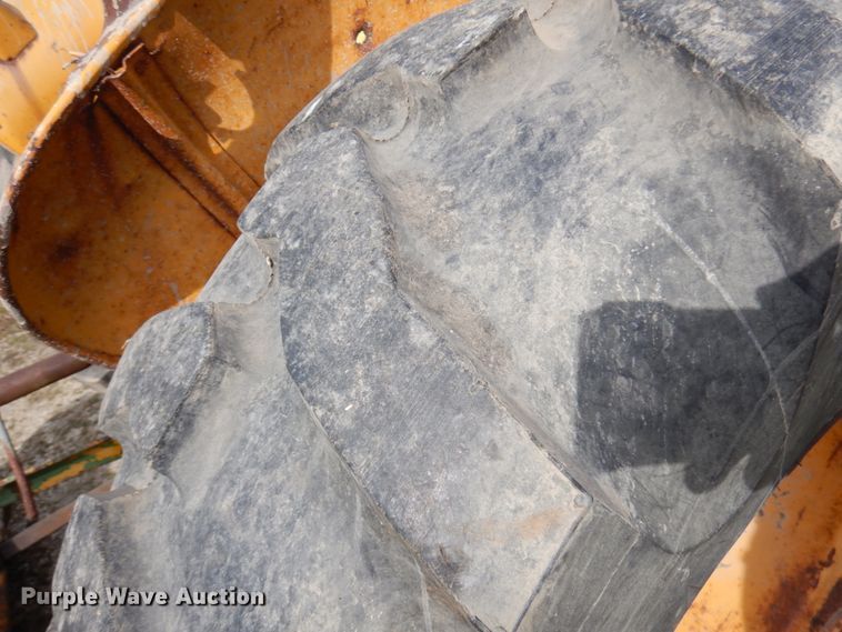 image for item HR9024 John Deere 300  tractor