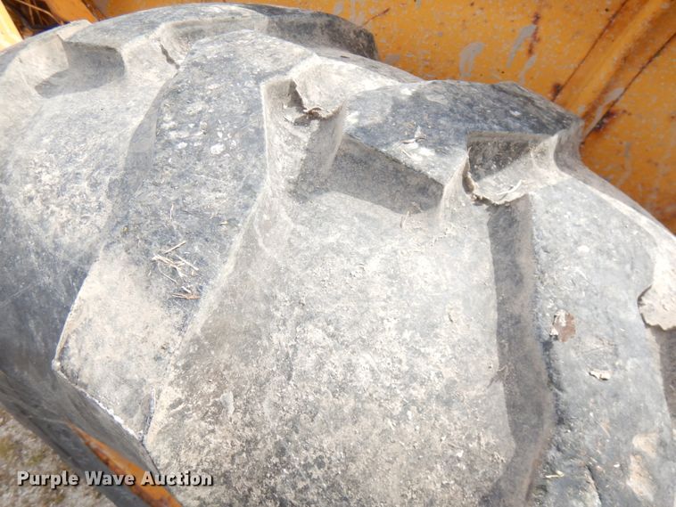 image for item HR9024 John Deere 300  tractor