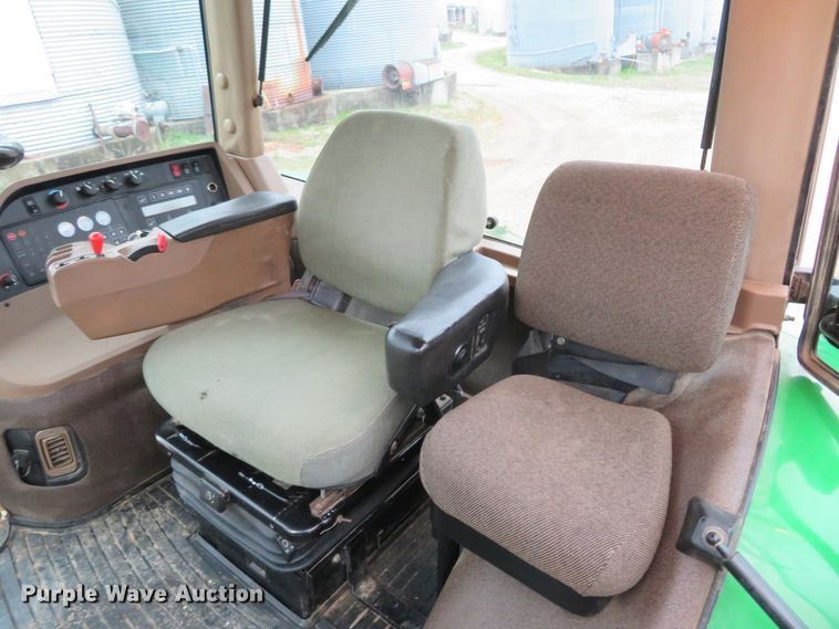 image for item HV9698 1995 John Deere 8100  MFWD tractor