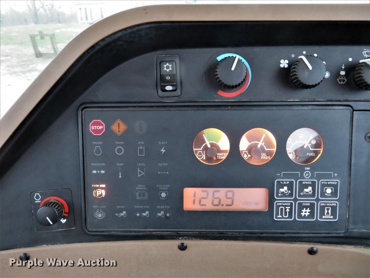 image for item HV9698 1995 John Deere 8100  MFWD tractor