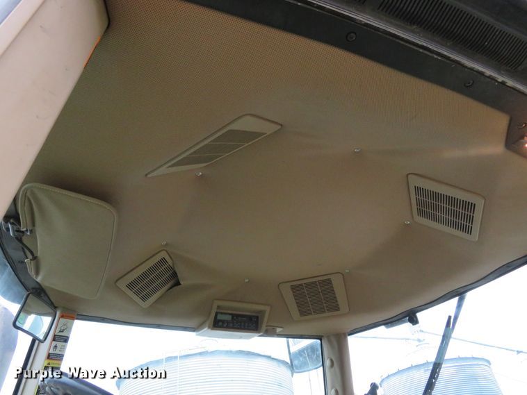 image for item HV9698 1995 John Deere 8100  MFWD tractor