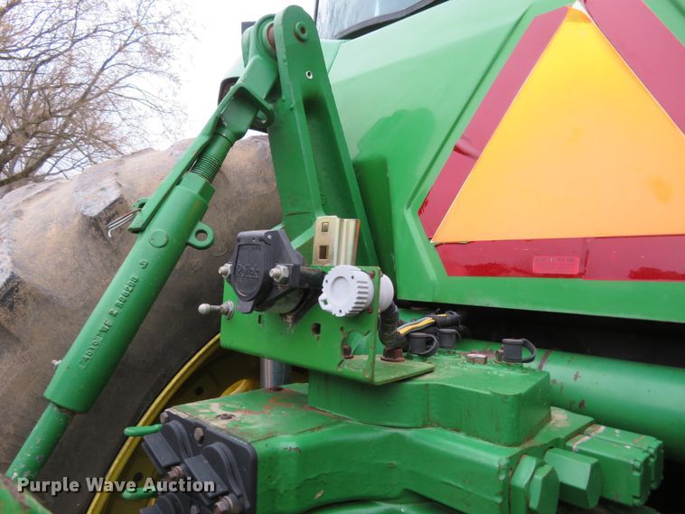 image for item HV9698 1995 John Deere 8100  MFWD tractor