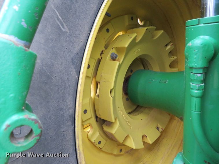 image for item HV9698 1995 John Deere 8100  MFWD tractor