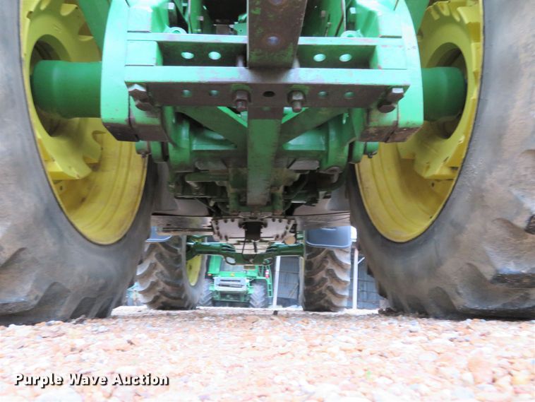 image for item HV9698 1995 John Deere 8100  MFWD tractor