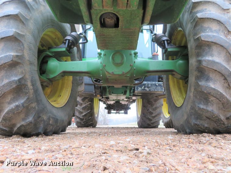 image for item HV9698 1995 John Deere 8100  MFWD tractor