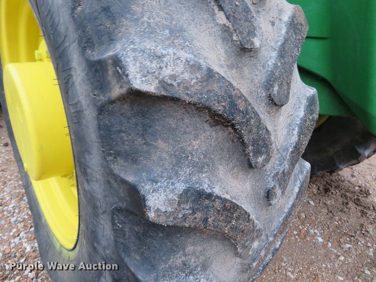 image for item HV9698 1995 John Deere 8100  MFWD tractor