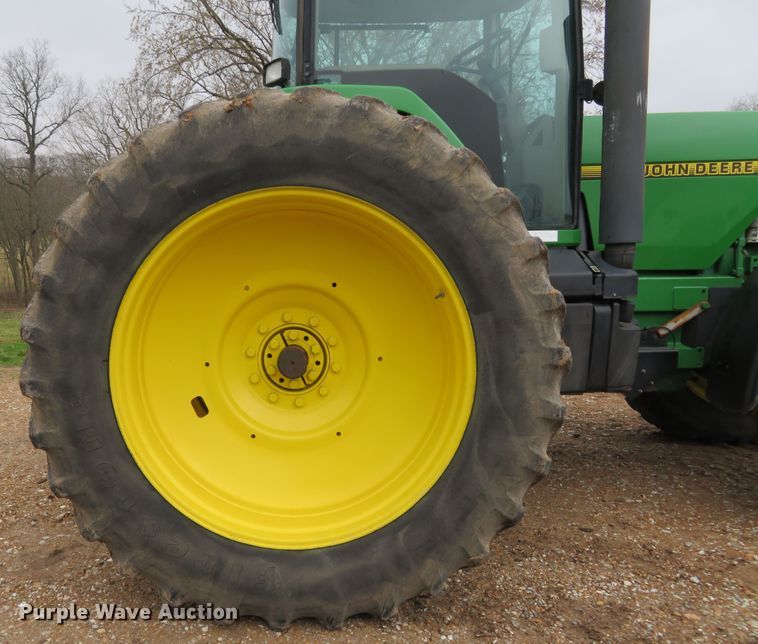 image for item HV9698 1995 John Deere 8100  MFWD tractor