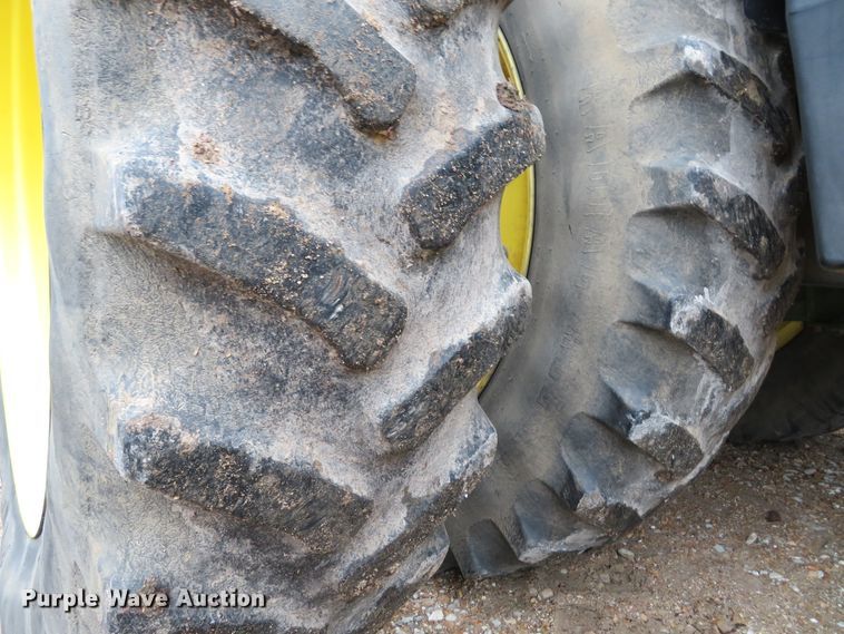 image for item HV9698 1995 John Deere 8100  MFWD tractor