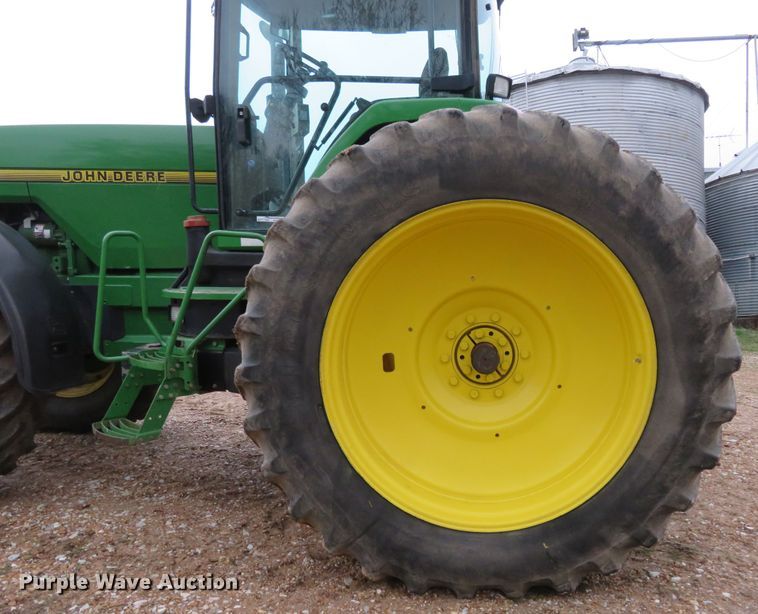 image for item HV9698 1995 John Deere 8100  MFWD tractor