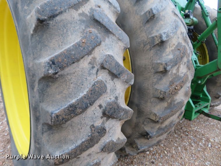 image for item HV9698 1995 John Deere 8100  MFWD tractor