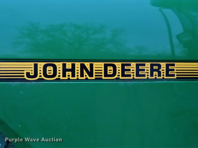 image for item HV9698 1995 John Deere 8100  MFWD tractor