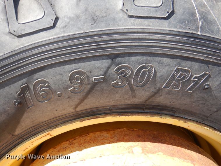 image for item HX9193 2008 John Deere 5425  tractor