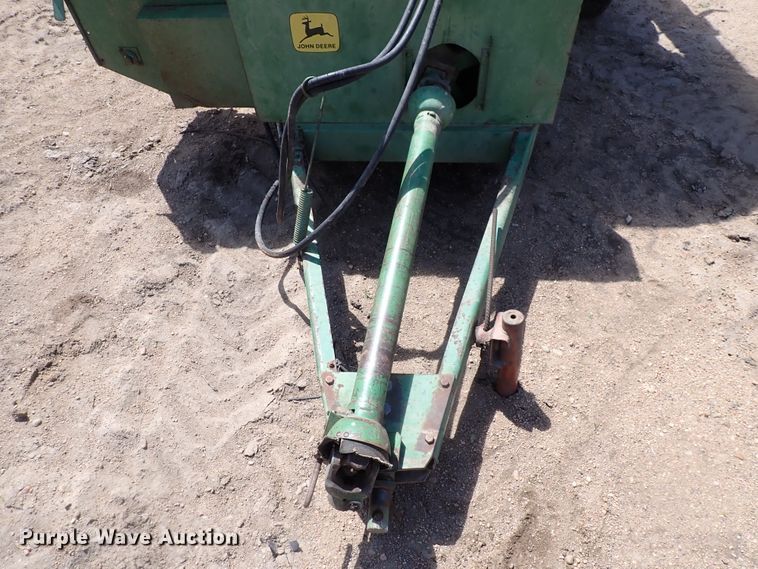 image for item IF9083 John Deere 700  feed grinder/mixer