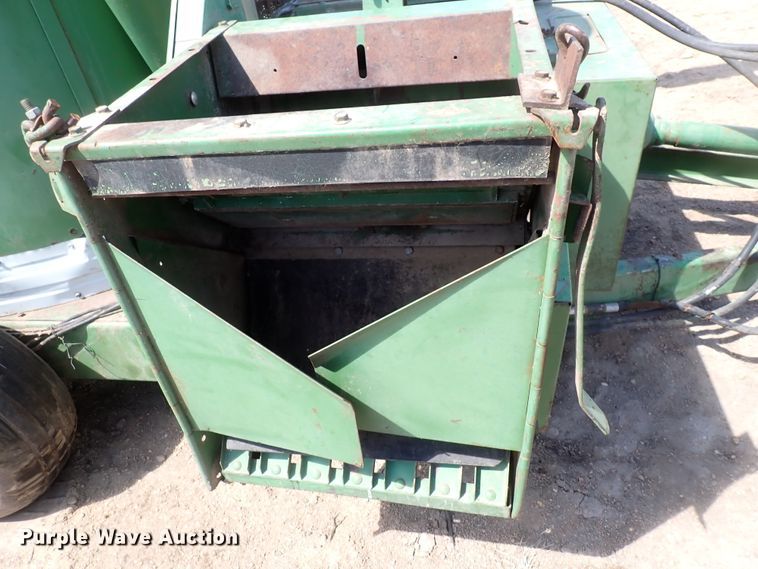 image for item IF9083 John Deere 700  feed grinder/mixer