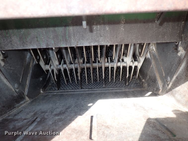 image for item IF9083 John Deere 700  feed grinder/mixer