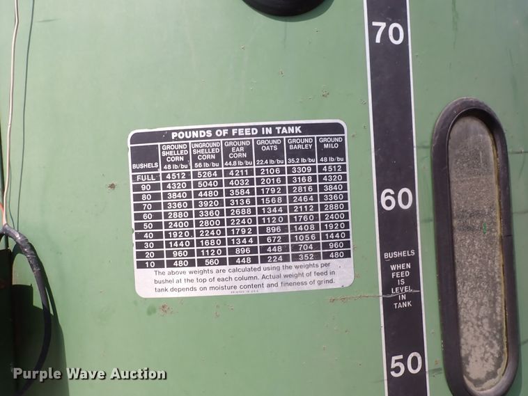 image for item IF9083 John Deere 700  feed grinder/mixer