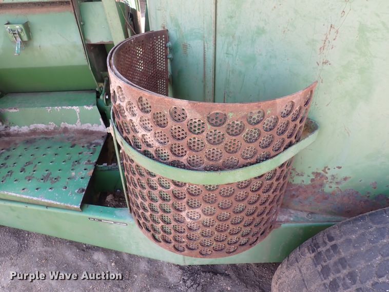 image for item IF9083 John Deere 700  feed grinder/mixer
