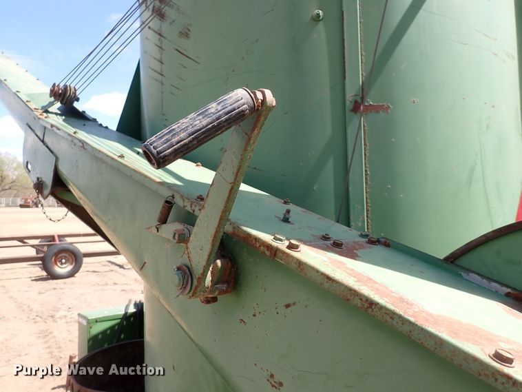 image for item IF9083 John Deere 700  feed grinder/mixer