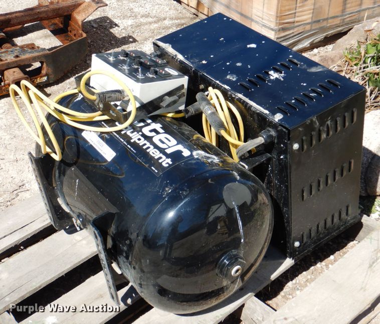 image for item II9828 Yetter air compressor