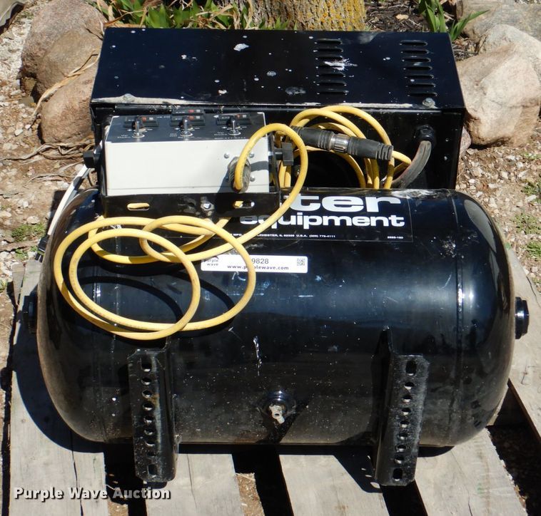 image for item II9828 Yetter air compressor