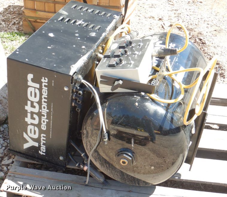 image for item II9828 Yetter air compressor