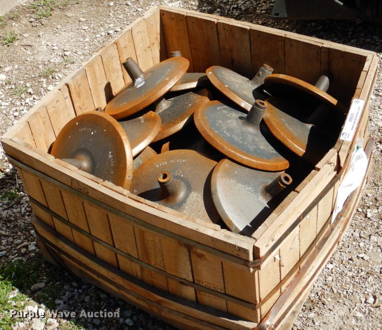 image for item II9829 Approximately 34 closing wheels