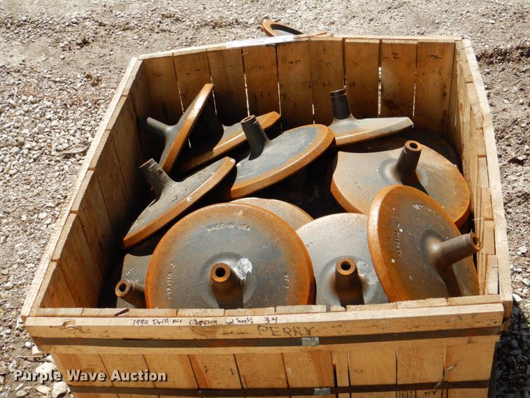 image for item II9829 Approximately 34 closing wheels