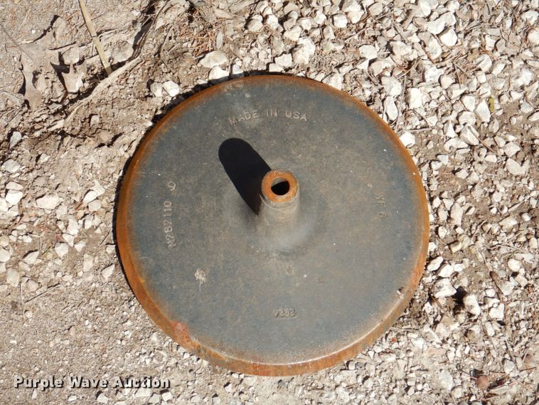 image for item II9829 Approximately 34 closing wheels