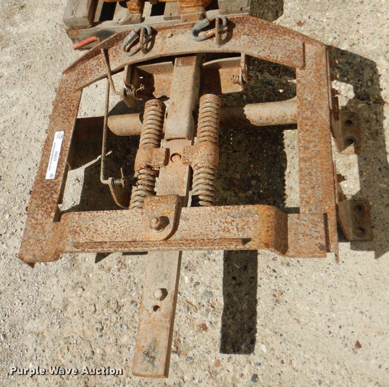 image for item II9833 DMI hitch