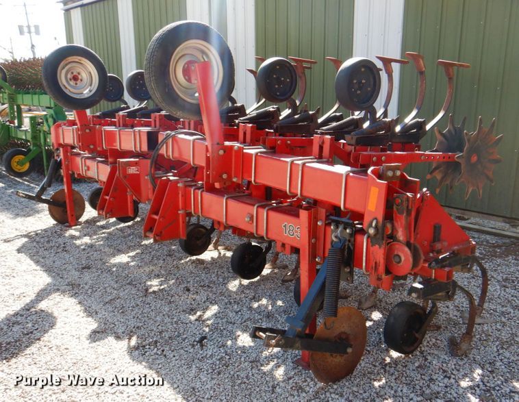 image for item II9837 Case IH 183  row crop cultivator
