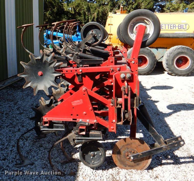 image for item II9837 Case IH 183  row crop cultivator