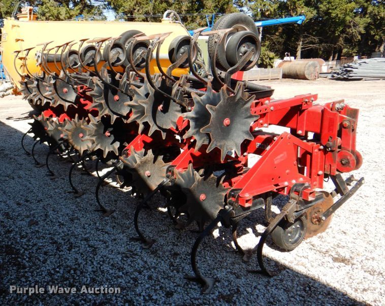 image for item II9837 Case IH 183  row crop cultivator