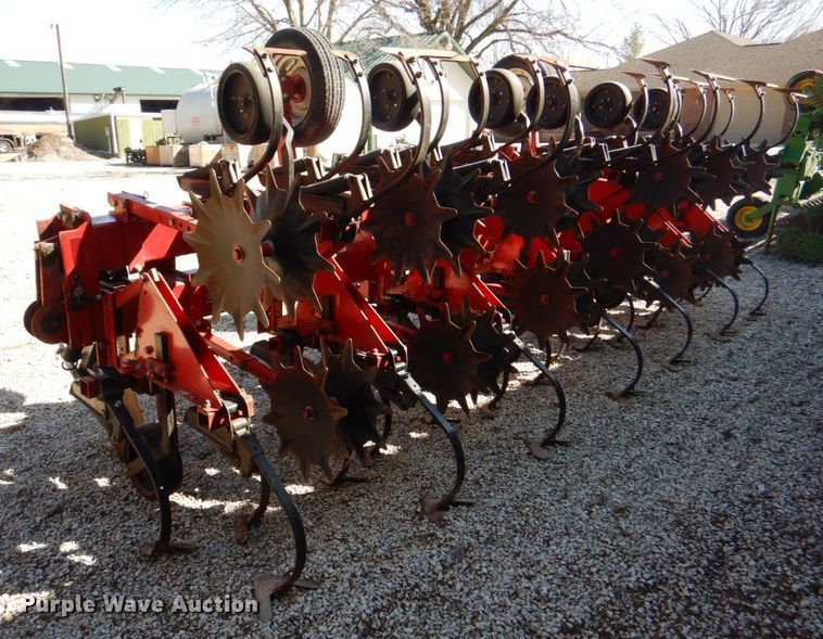 image for item II9837 Case IH 183  row crop cultivator