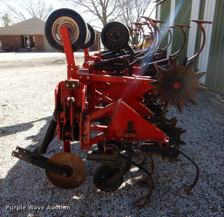 image for item II9837 Case IH 183  row crop cultivator